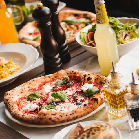Bästa pizzan utanför tullarna i Stockholm
