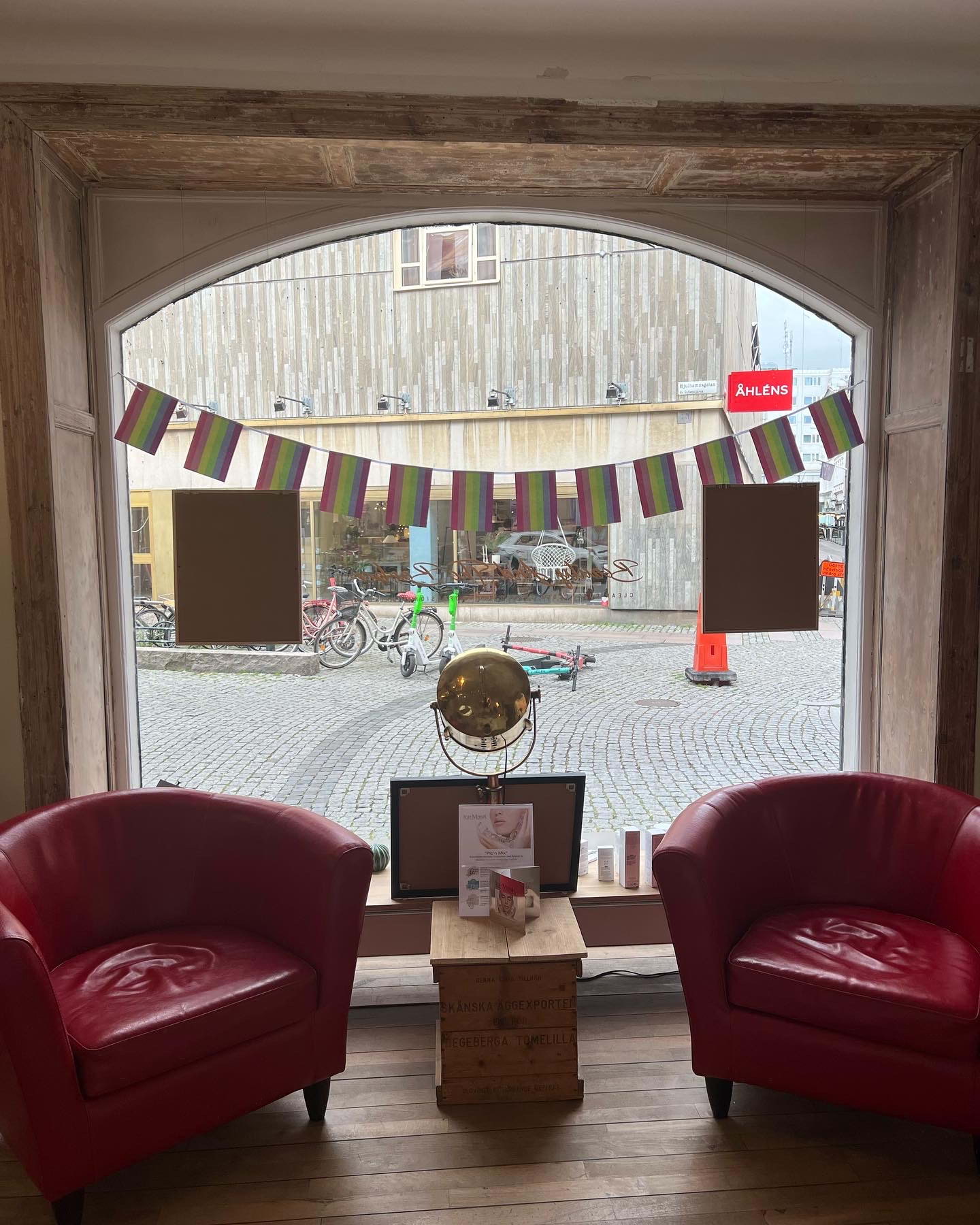 Bild från Beauty and The Barber av Josefin G. (2023-04-12)