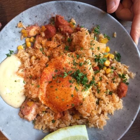 Sambon tig fried rice m chorizo o bläckfisk  – Bild från Blique by Nobis av Katrine L. (2019-06-30)