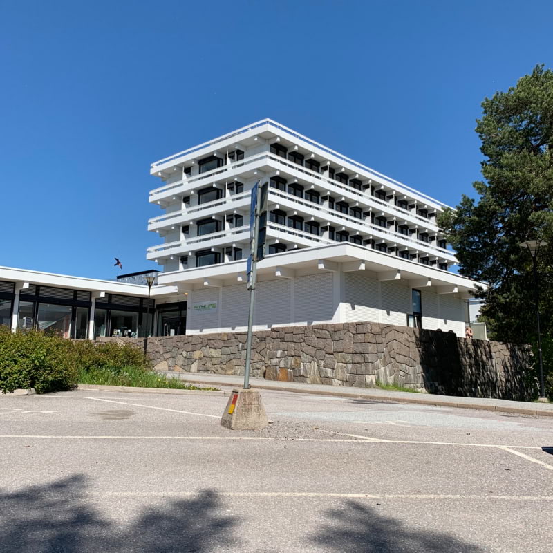 Gymmet sett från parkeringen – Bild från Lidingö Hills Gym av Fredrik T. (2021-10-06)