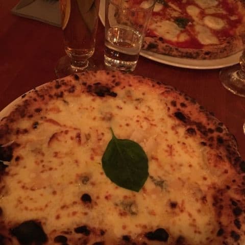 Quattro formaggi & margherita con bufala – Bild från Giro av Fredrik J. (2018-01-13)