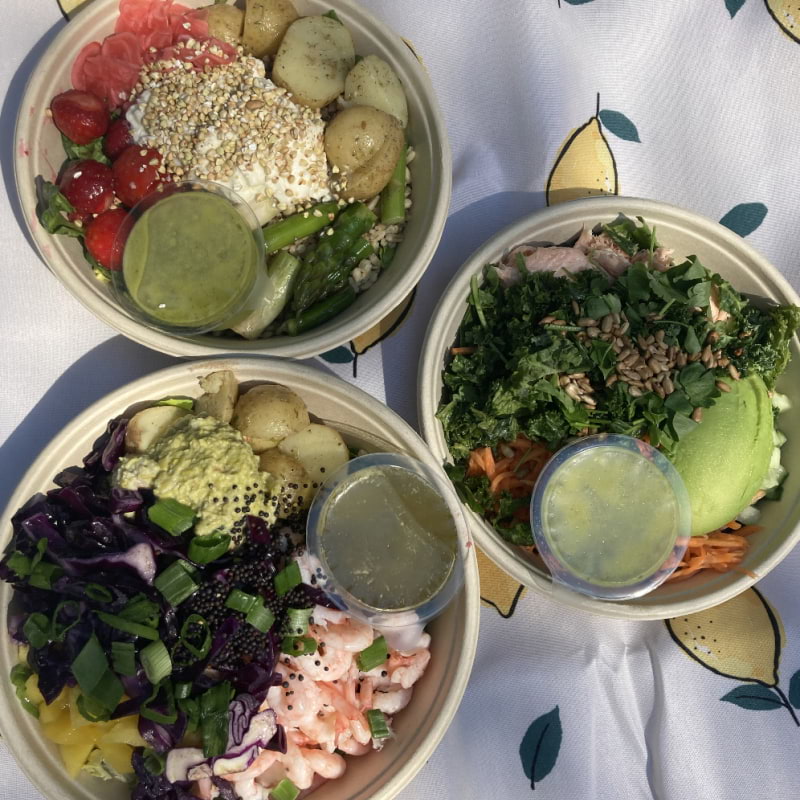 Regnbågsräka, Bär & Burrata och en sallad med lax – Photo from Holy Greens Kungsgatan by Jessica K. (28/06/2021)