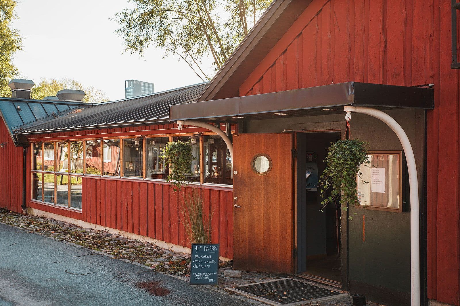 K4 Pampas – Sjönära krogar