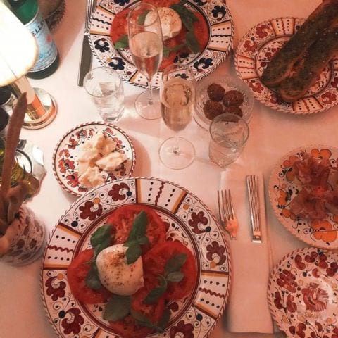 Burrata, svamp-och tryffelrissottobollar, vitlöksbröd – Bild från L'Avventura av Lisa S. (2019-08-25)