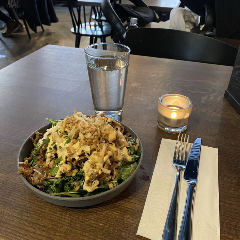 Le bowl chicken – Bild från Le Kebab Vasastan av Erica E. (2021-02-17)