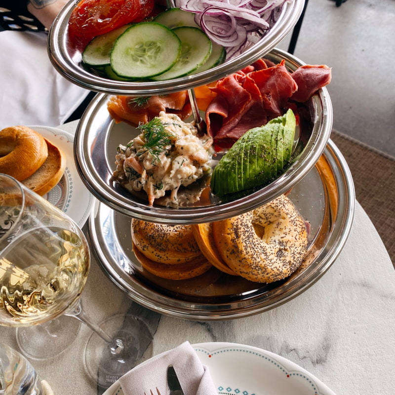 Brunch and bubbles – Photo from Le Hibou by Isabelle W. (29/04/2021)