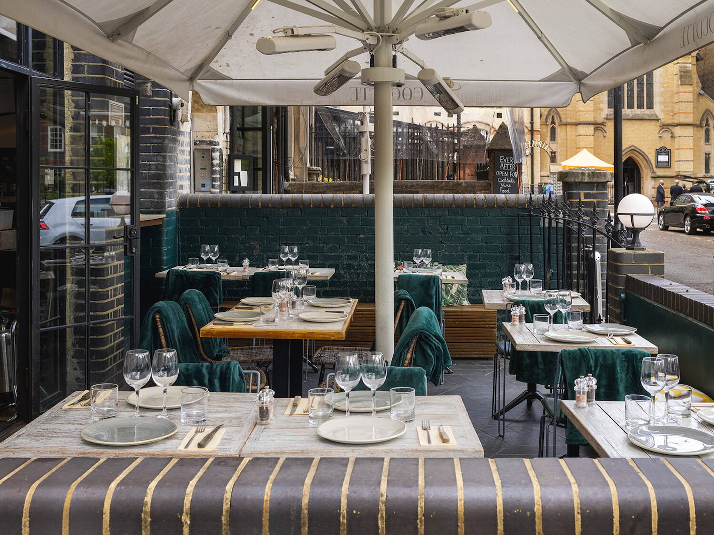 Cocotte Shoreditch – Dog-friendly restaurants in Shoreditch