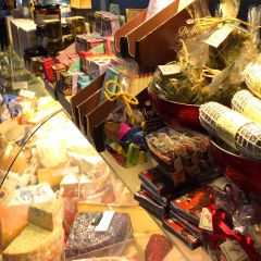 Monte's Delicatessen