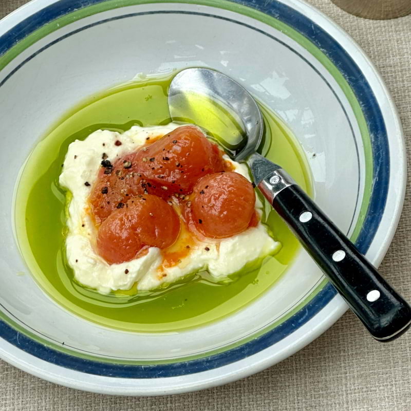 Yoghurt / tomat / ramslök 115kr – Photo from Restaurang Brus by These S. (18/06/2023)