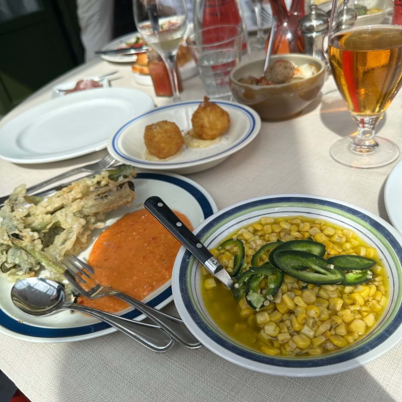 Kajp / tempura / romesco och Majs / jalapeno / smör – Photo from Restaurang Brus by Fredrik J. (24/06/2023)