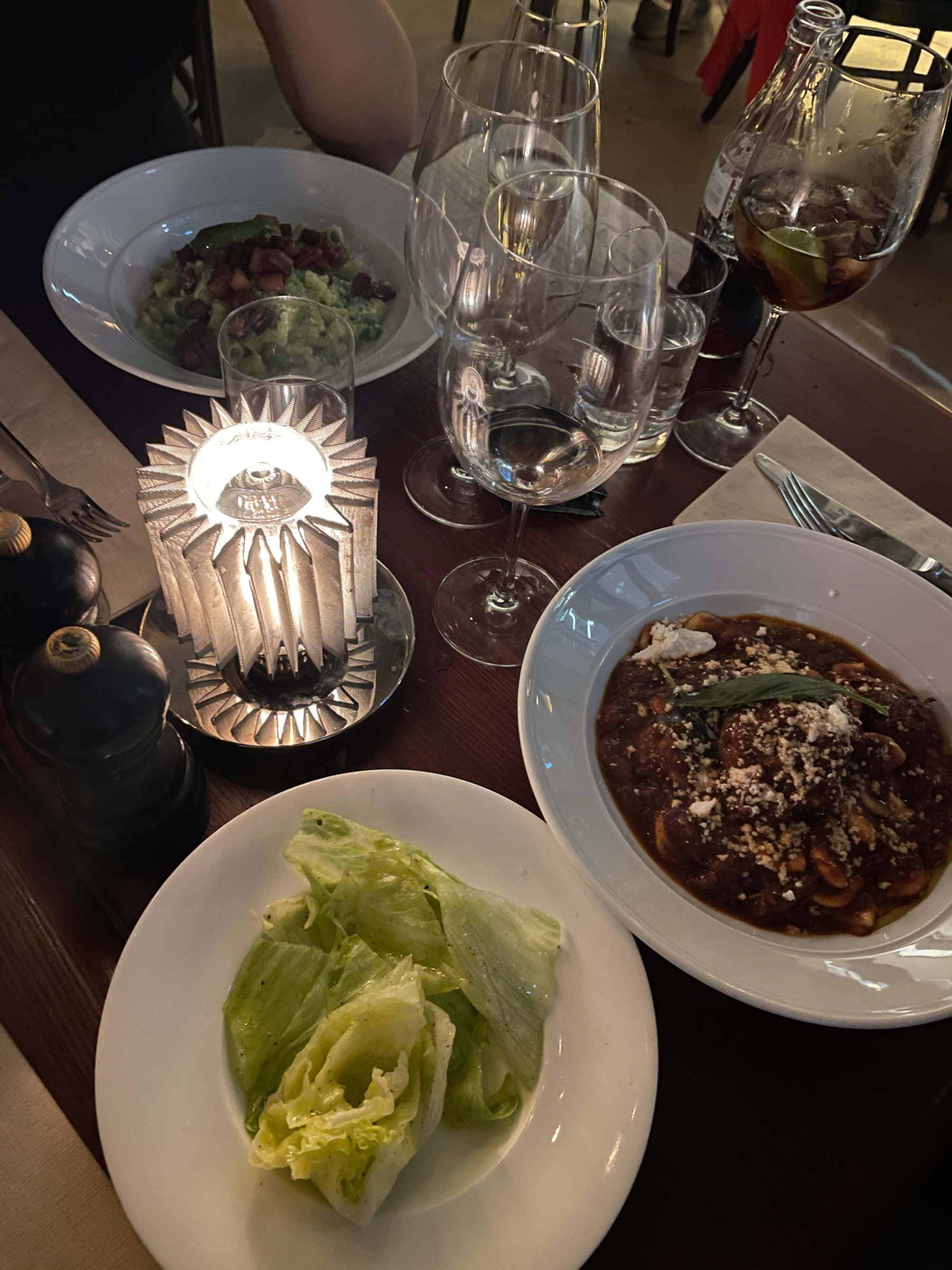 Ärtpeston och Ragu m högrev och köttbullar  – Bild från Olli av Antonia O. (2023-09-13)