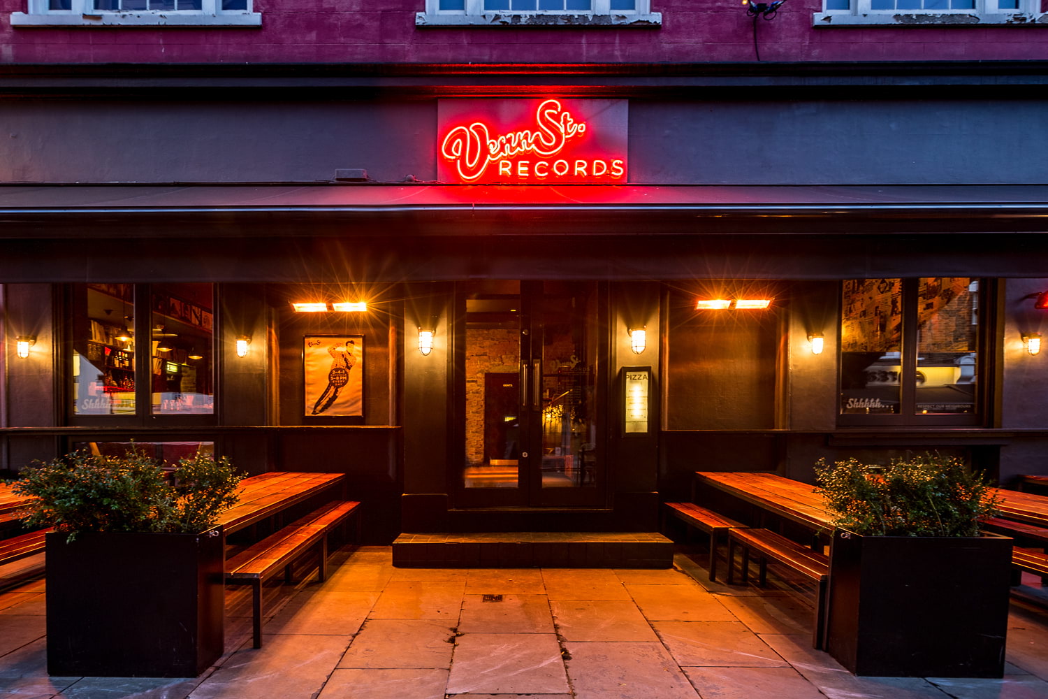 Venn Street Records – Happy hour